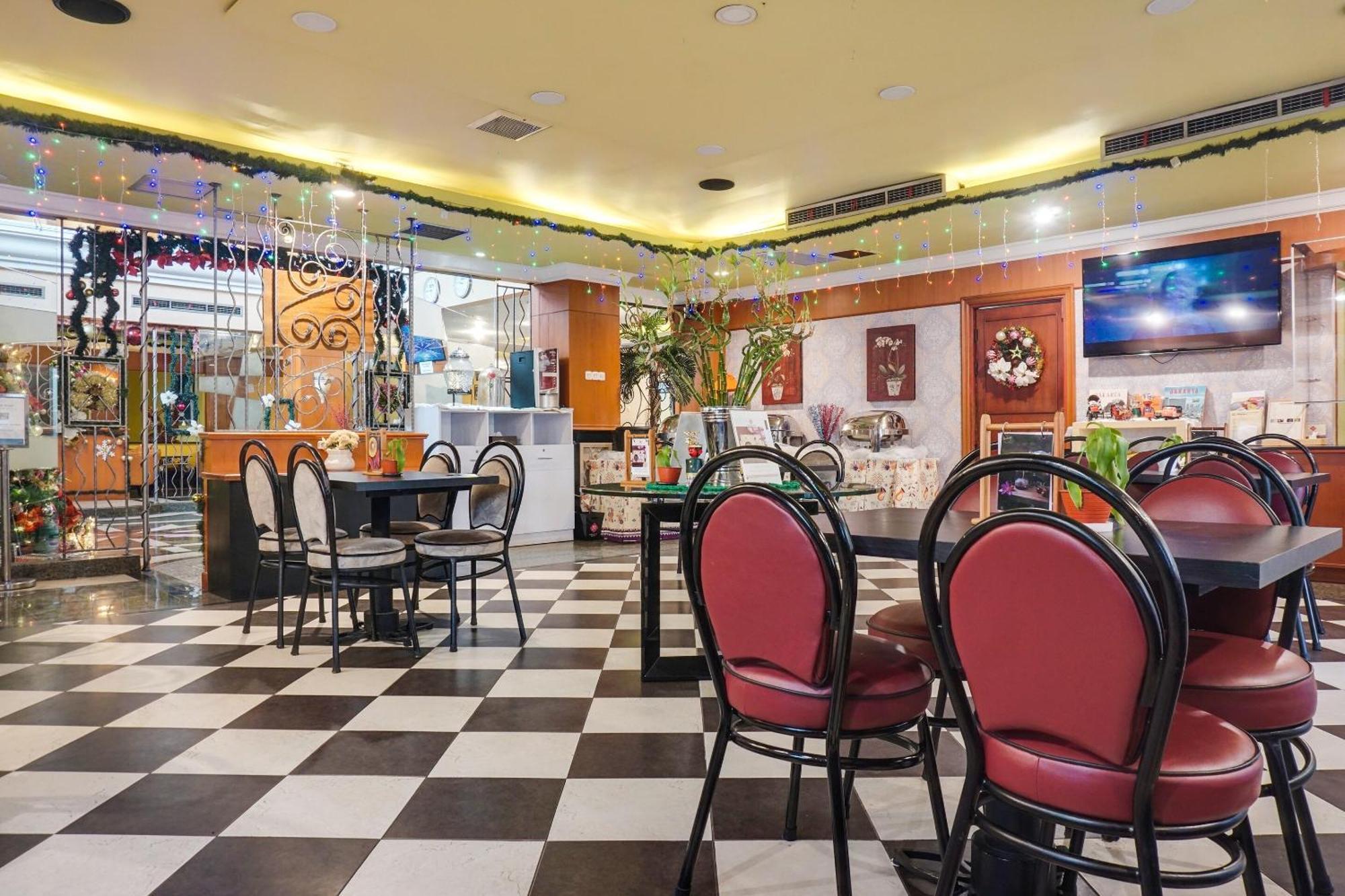 Townhouse Oak Bi Executive Hotel 3*